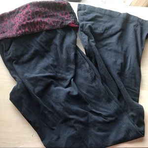 10/$15 Red Cheetah Yoga Pants